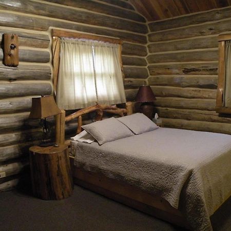 Gold Camp Cabins كاستر المظهر الخارجي الصورة