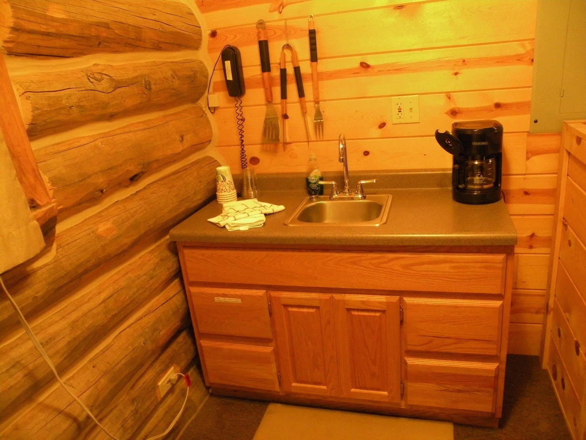 Gold Camp Cabins كاستر المظهر الخارجي الصورة
