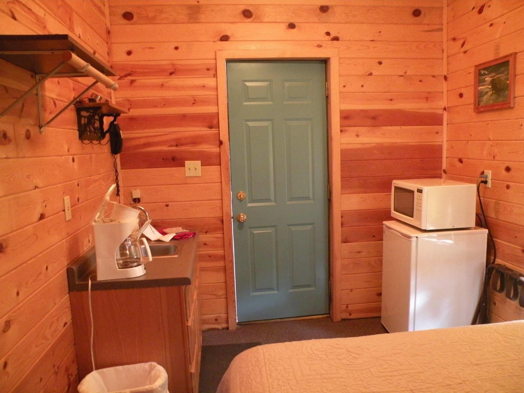 Gold Camp Cabins كاستر المظهر الخارجي الصورة